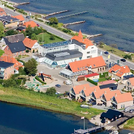 4 Person On A In Apartmán Hejls